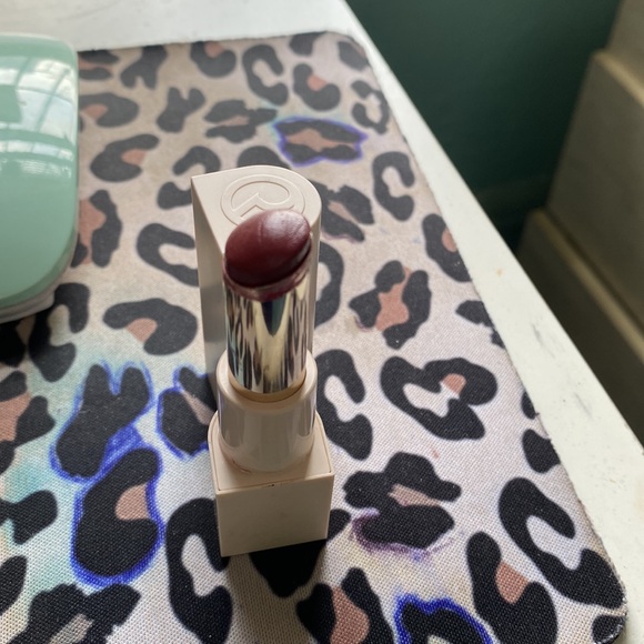 Rare beauty lip balm - Picture 3 of 3